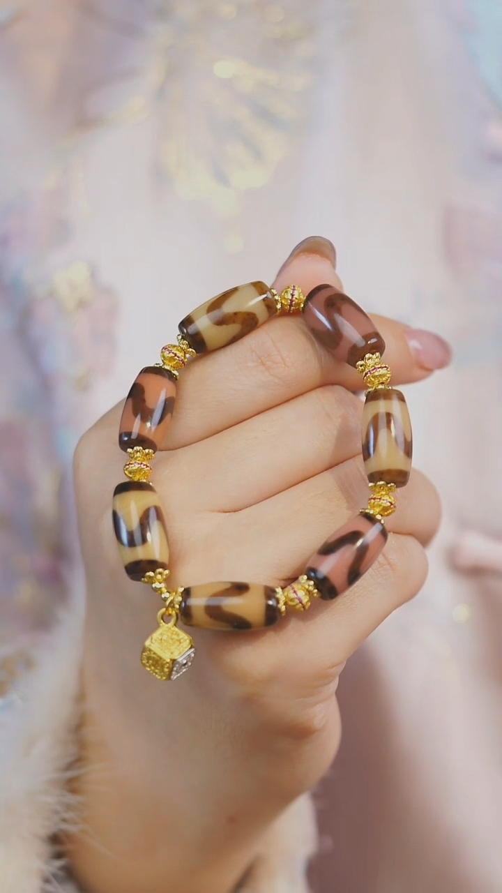 【闪购商品】玛瑙/玉髓手串未镶嵌多样性发其一