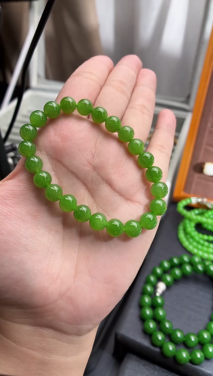 颈饰未镶嵌和田玉卡8苹果绿单圈手串A4色