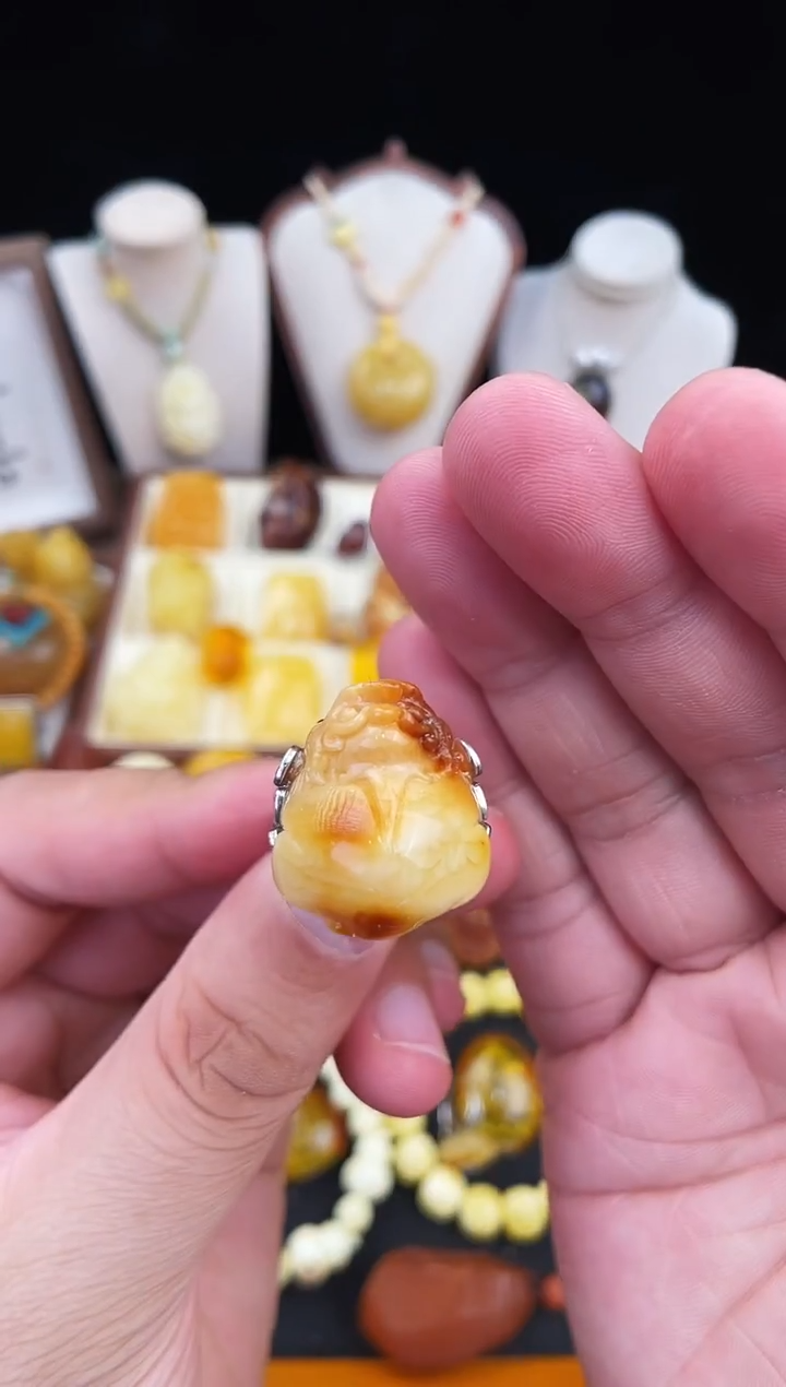 琥珀未镶嵌珠宝奇石j**n柒月