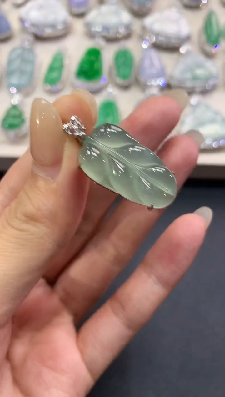 【闪购商品】翡翠吊坠(不含链)18K金镶嵌a46        