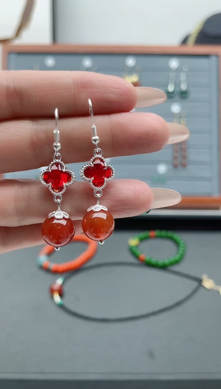 【闪购商品】南红玛瑙耳饰银S925镶嵌19四叶草红