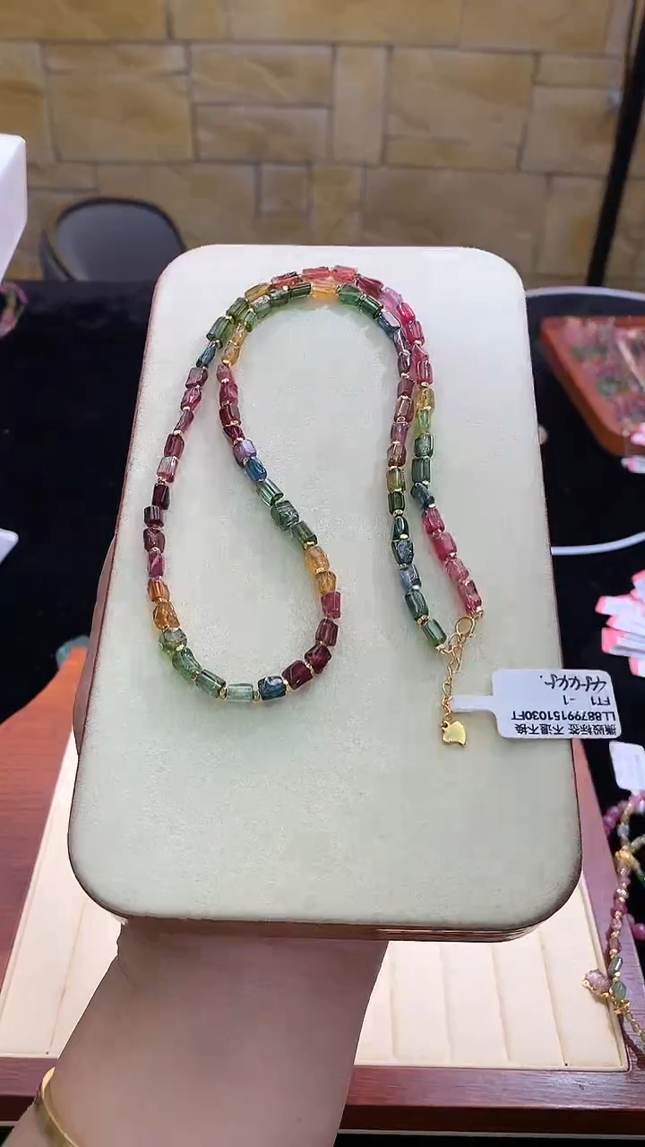 颈饰未镶嵌碧玺独家设计款多样性发其一