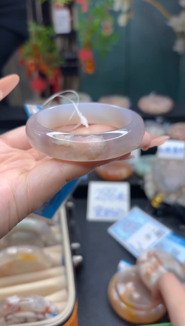 【闪购商品】石英质玉手镯未镶嵌2024（52圈）