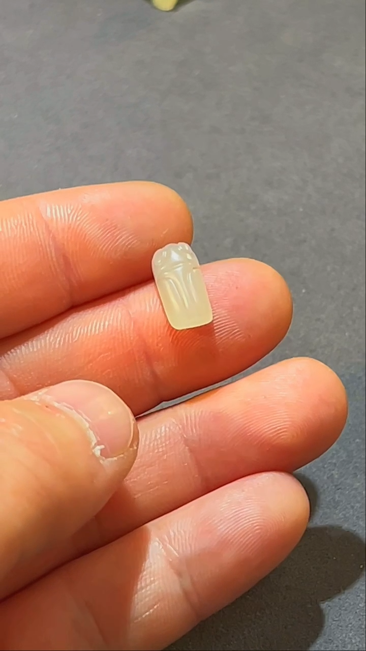 【闪购商品】和田玉颈饰未镶嵌圆雕