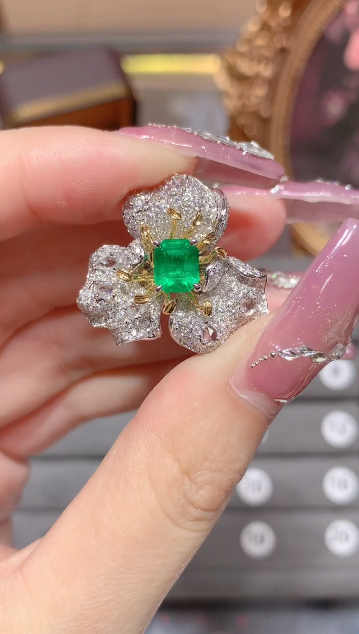 祖母绿戒指18K金镶嵌1.23CT  哥伦比亚木佐