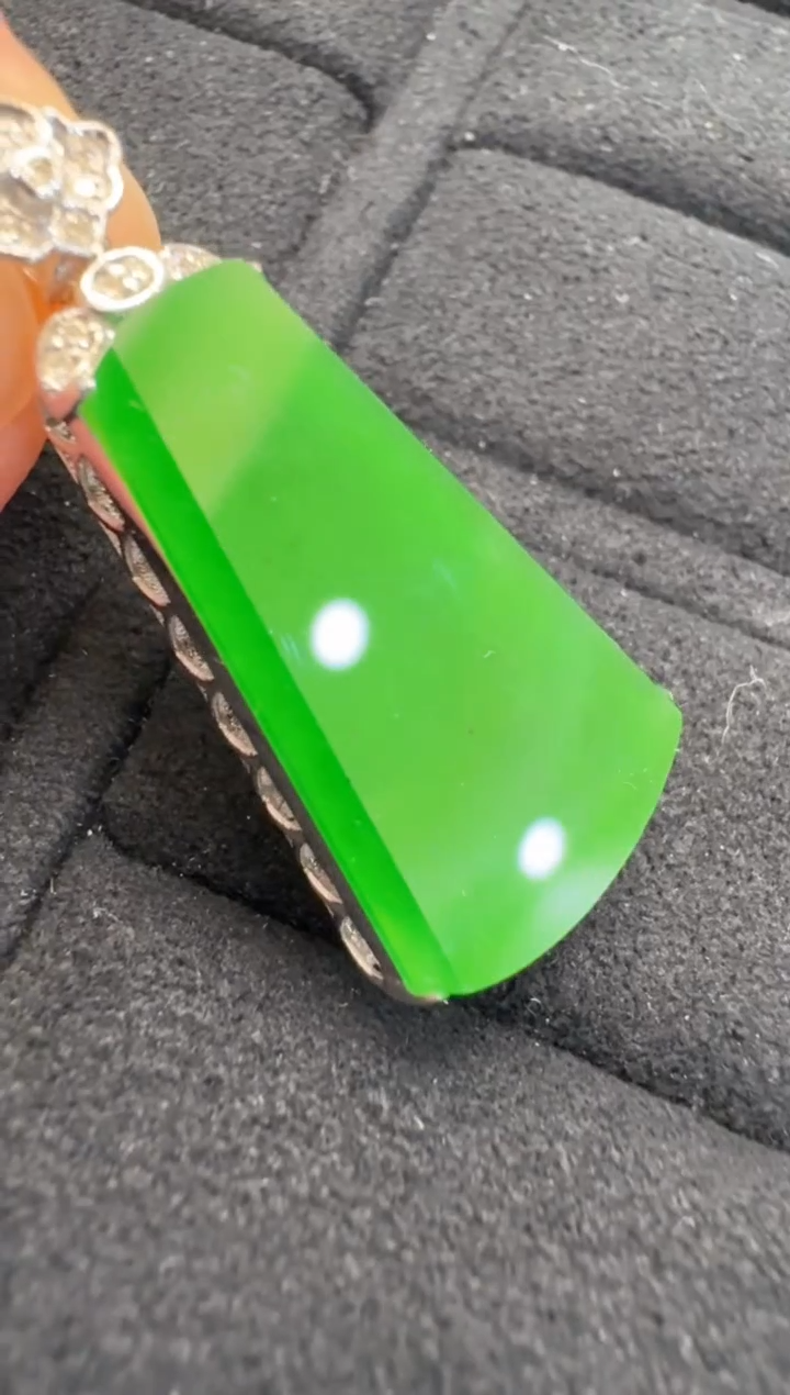 【闪购商品】翡翠吊坠(不含链)18K金镶嵌多样性团购发一件