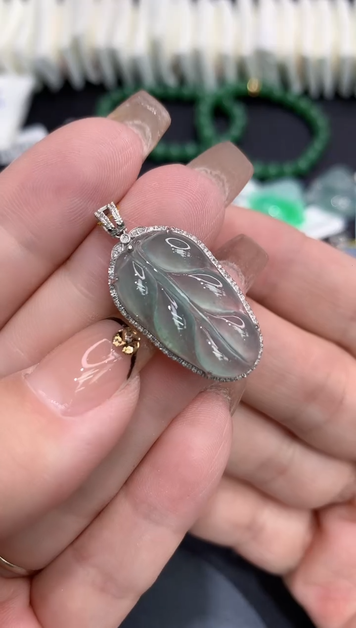 吊坠(不含链)18K金镶嵌翡翠111