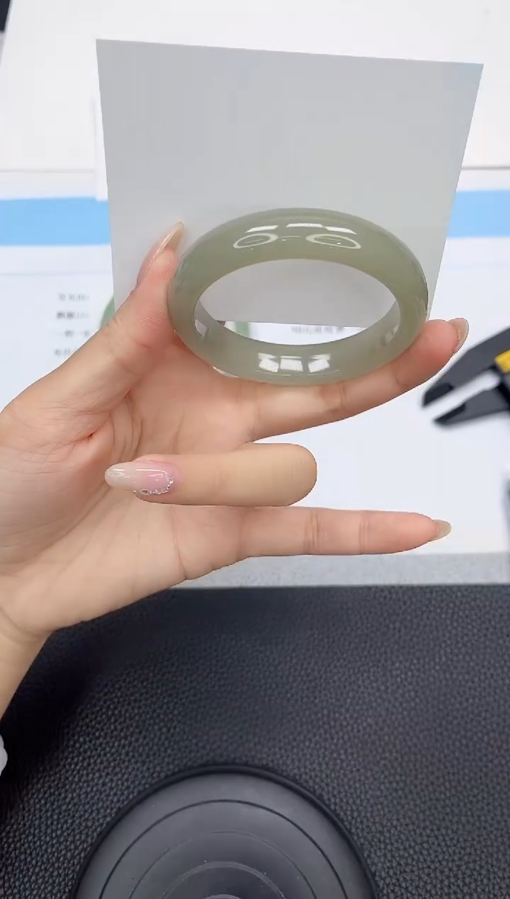 石英质玉手镯未镶嵌a43-52.6