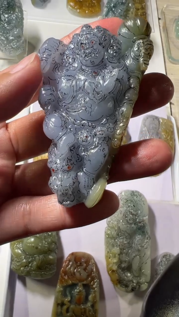 定制翡翠未镶嵌挂件