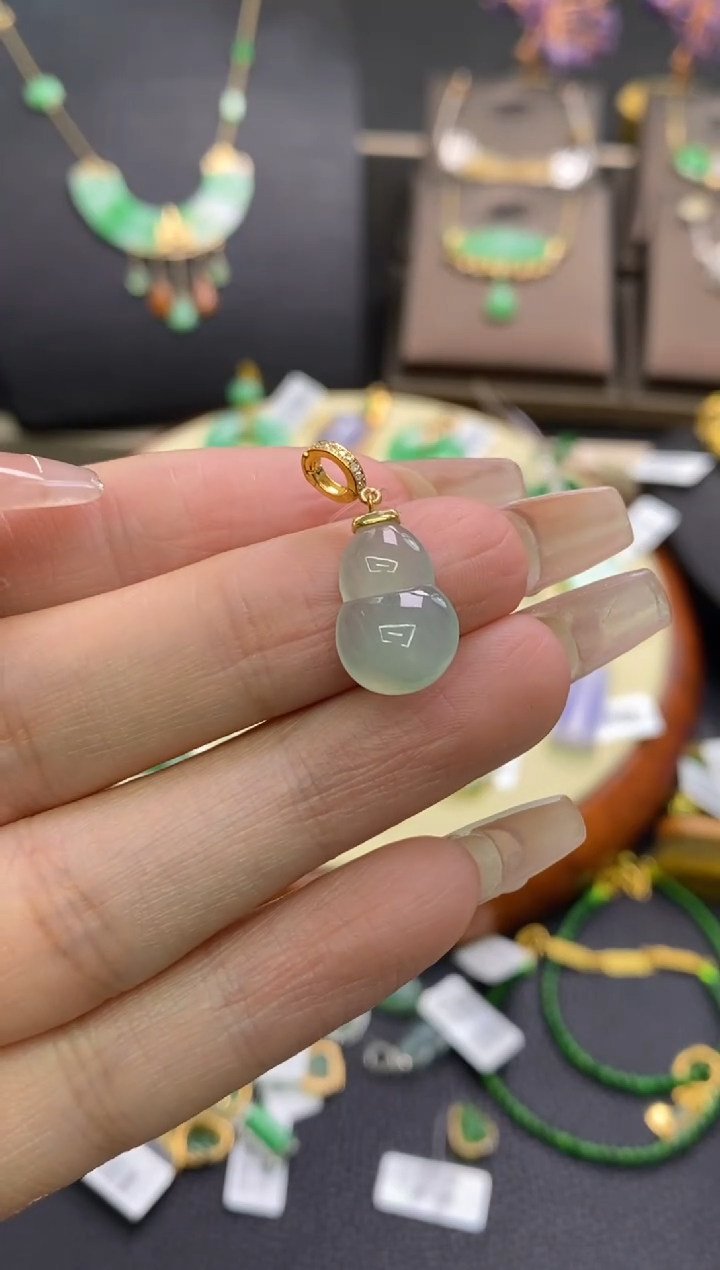 【闪购商品】翡翠颈饰18K金镶嵌净货13145