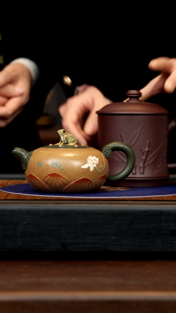 【闪购商品】紫砂茶壶ZXJ 老段 青蛙莲子 300cc