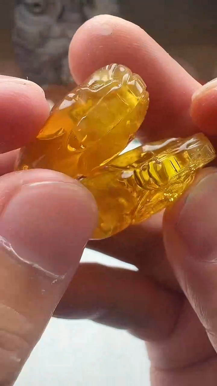 未镶嵌蜜蜡裸石蜜蜡雕刻一对象
