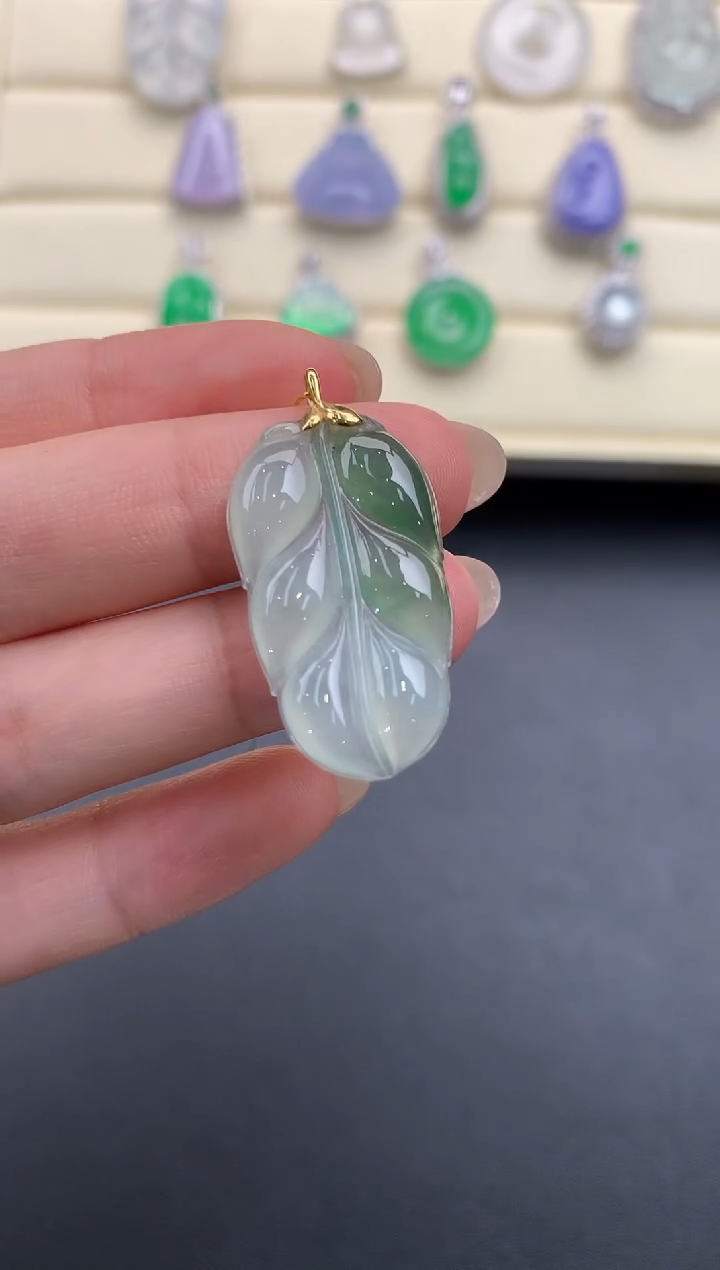 【闪购商品】翡翠颈饰18K金镶嵌Q658    