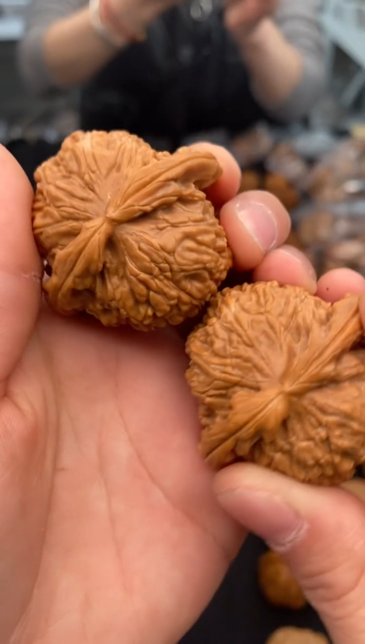 【闪购商品】文玩核桃把件白狮子41-u401