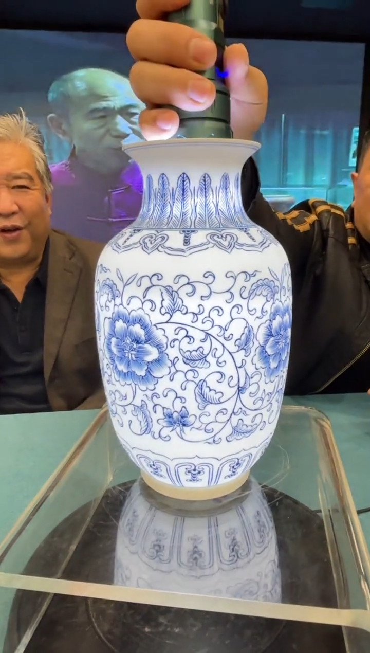 【闪购商品】瓶A24【人间瓷画】 十大瓷厂博物馆