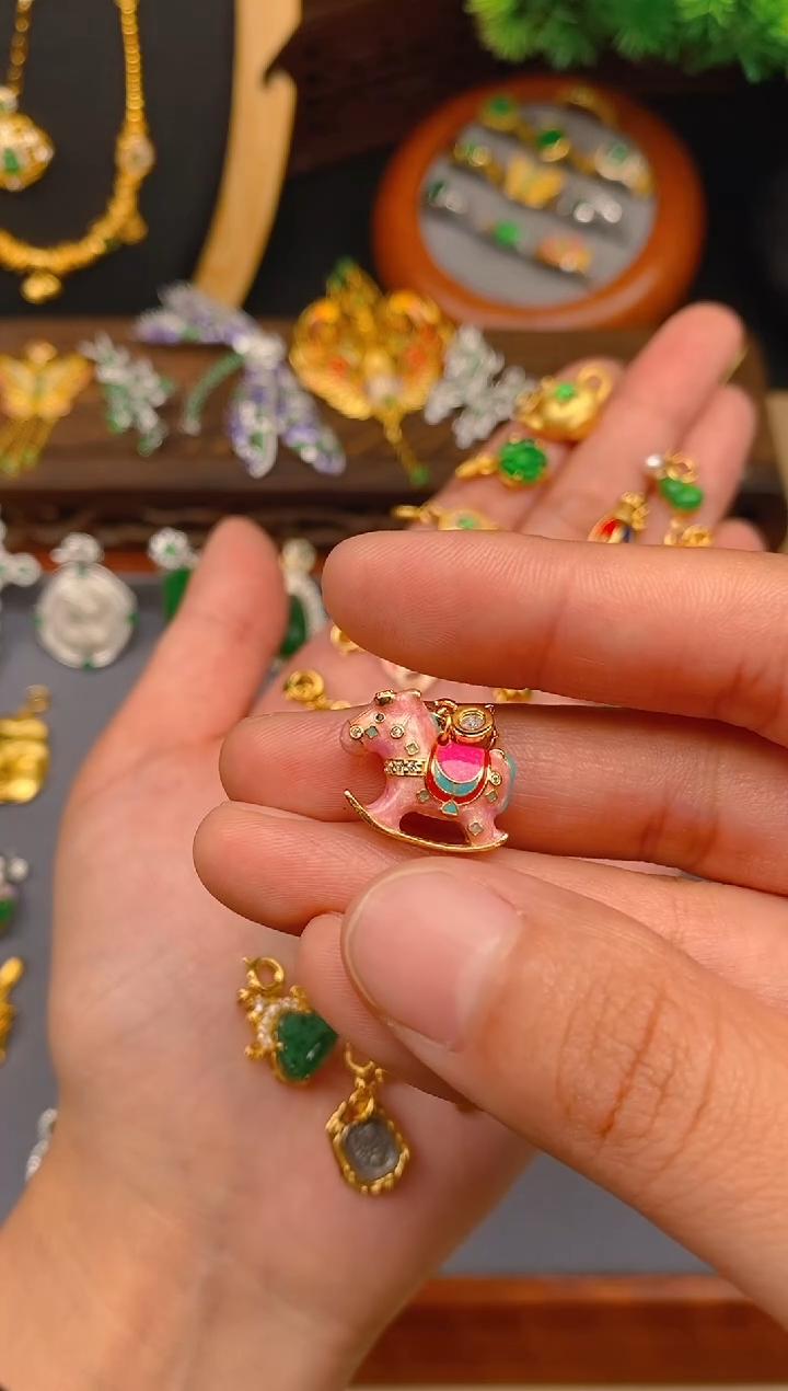 【闪购商品】翡翠吊坠(不含链)银S925镶嵌粉色木马