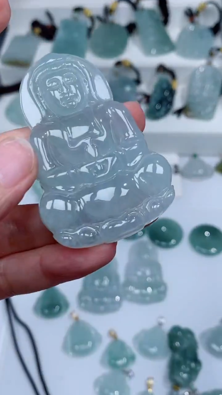 颈饰未镶嵌翡翠吊坠