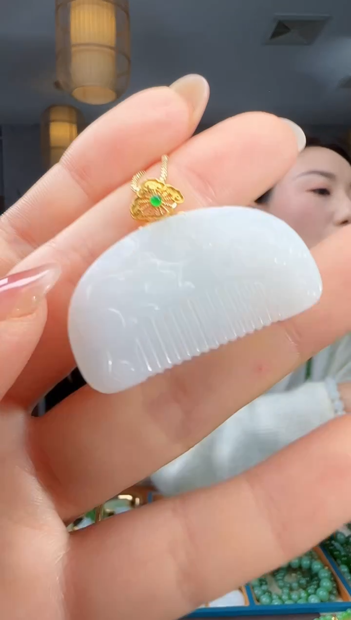吊坠(不含链)18K金镶嵌和田玉1