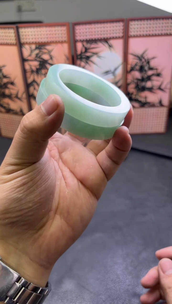 未镶嵌手镯定制翡翠沐*多样性