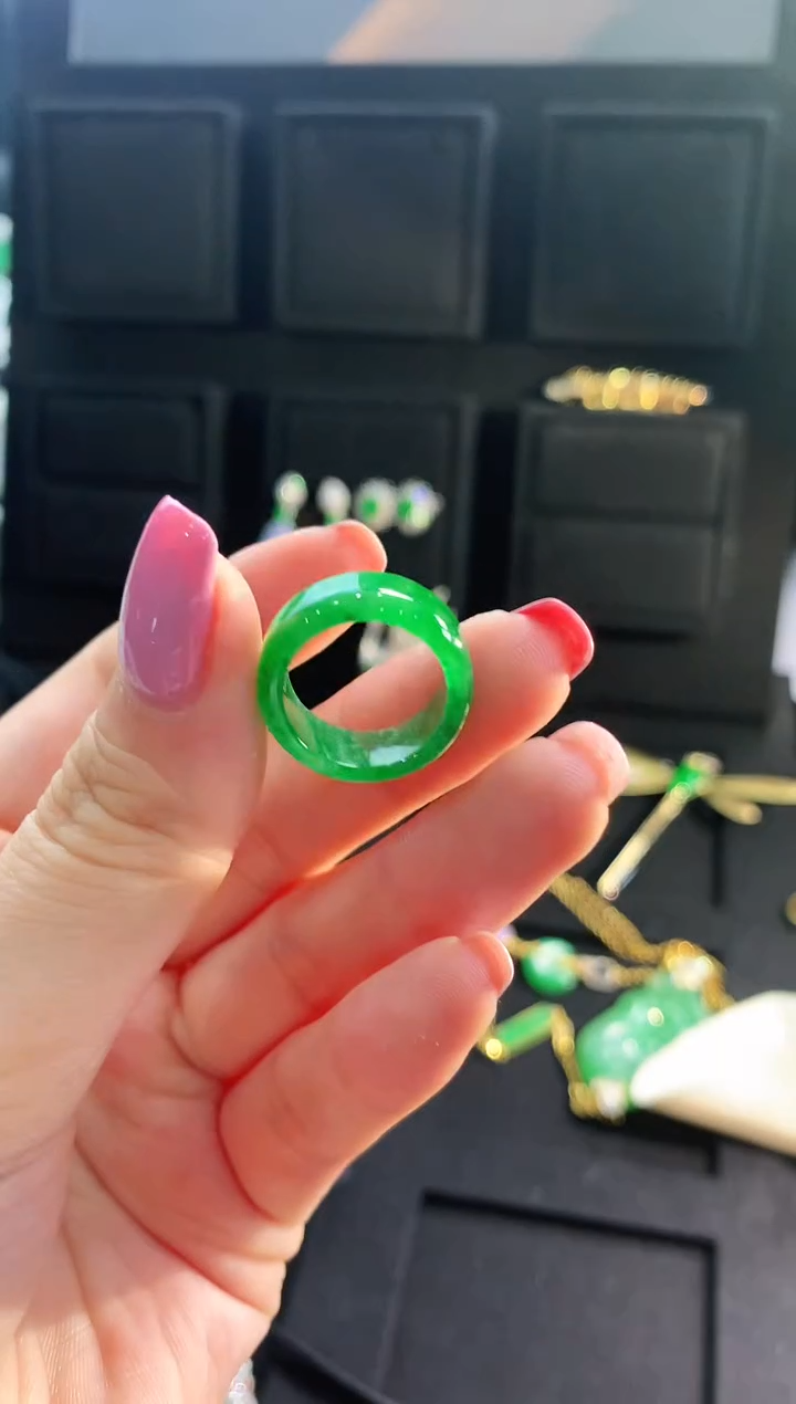 【闪购商品】翡翠颈饰未镶嵌吊坠 圈口 4圈