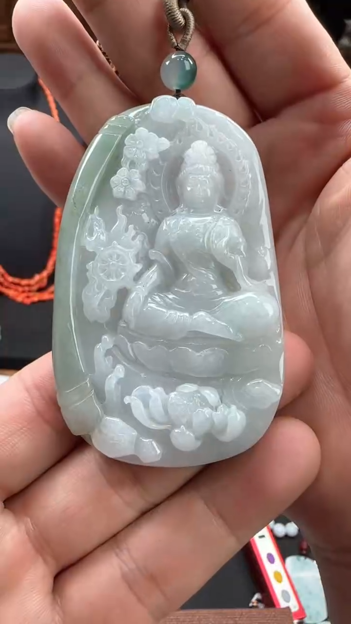 吊坠(不含链)未镶嵌翡翠天然缅甸A货翡翠（观音）