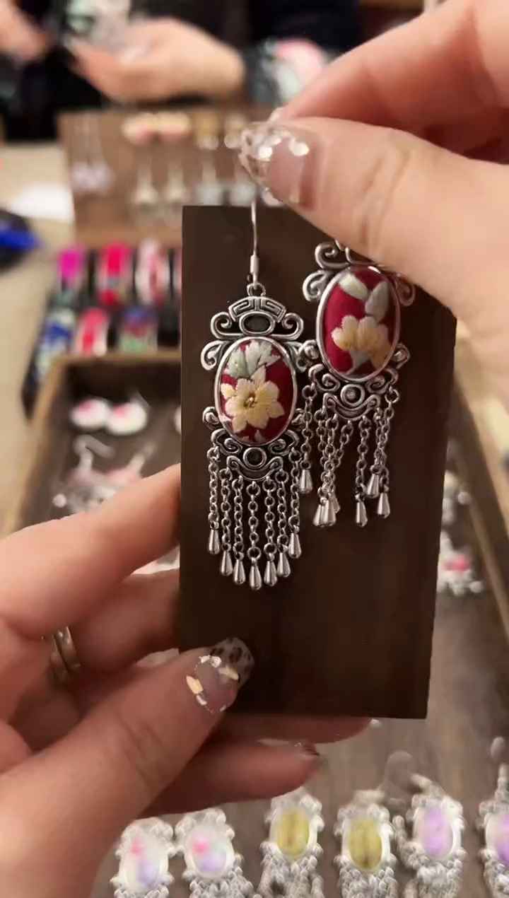 【闪购商品】织绣民族风老绣饰品109