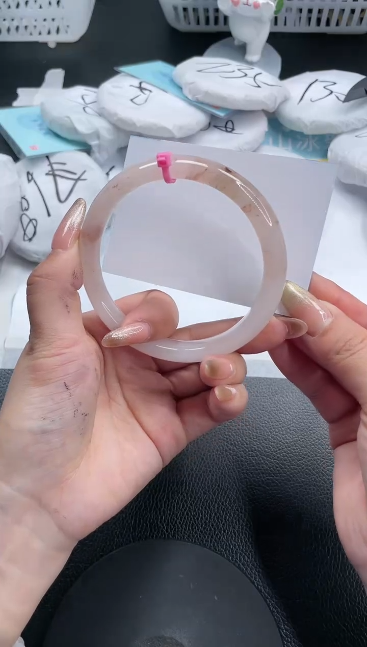 【闪购商品】石英质玉手镯未镶嵌18S303-64