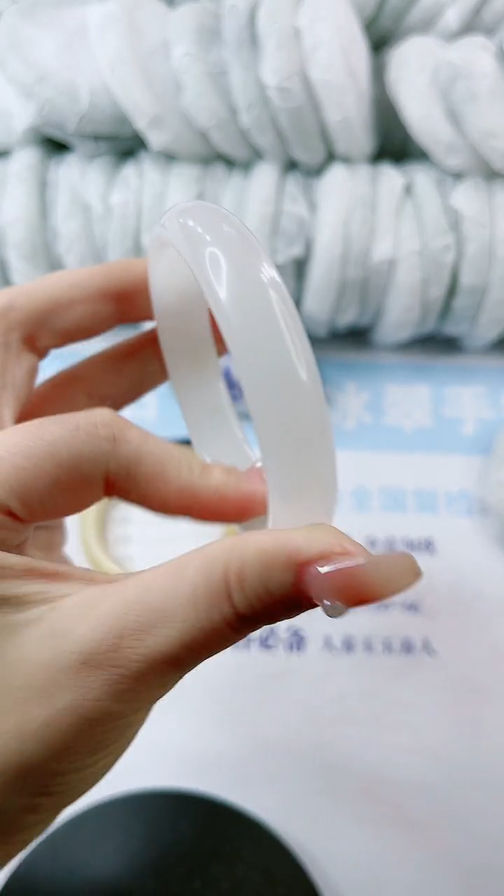 【闪购商品】石英质玉手镯未镶嵌1051960435-多样性发货