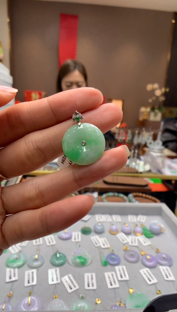 【闪购商品】翡翠颈饰18K金镶嵌平安扣