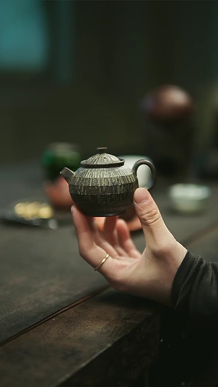 【闪购商品】卢阳陶泥方壶111111111111