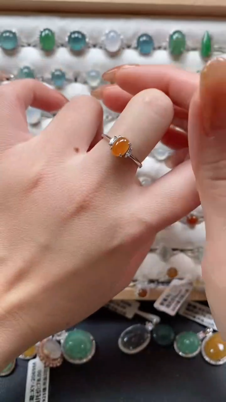 【闪购商品】翡翠戒指银S925镶嵌一物一证一礼盒