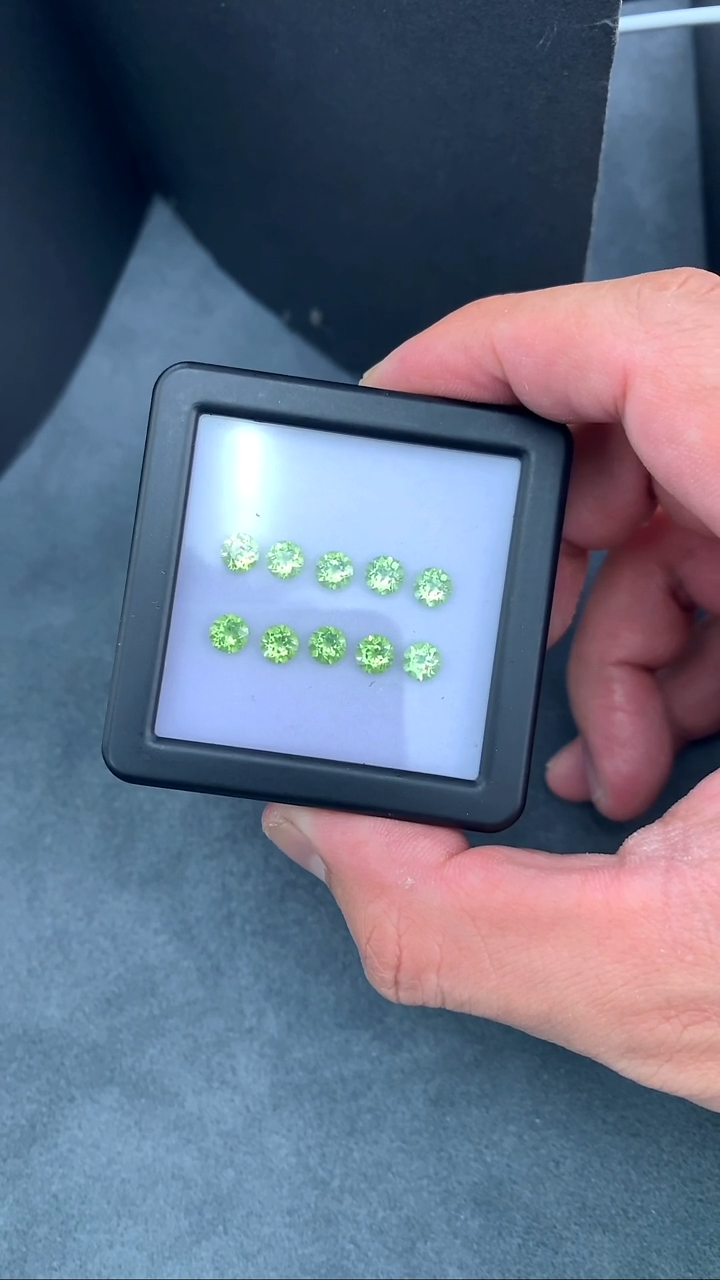 未镶嵌裸石橄榄石克拉1