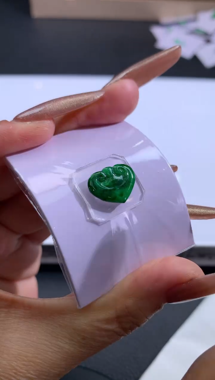 【闪购商品】定制翡翠未镶嵌翡翠