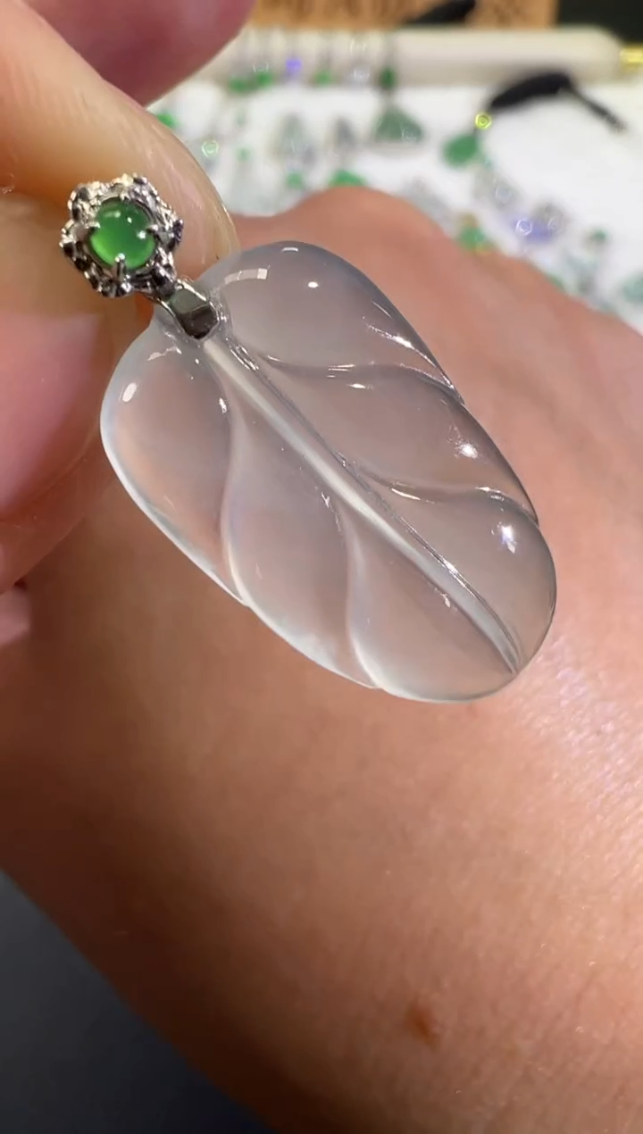 吊坠(不含链)18K金镶嵌翡翠B564|1500