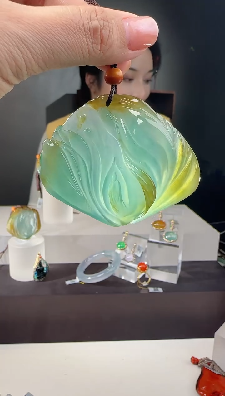 颈饰未镶嵌翡翠万象| 玄奘之旅