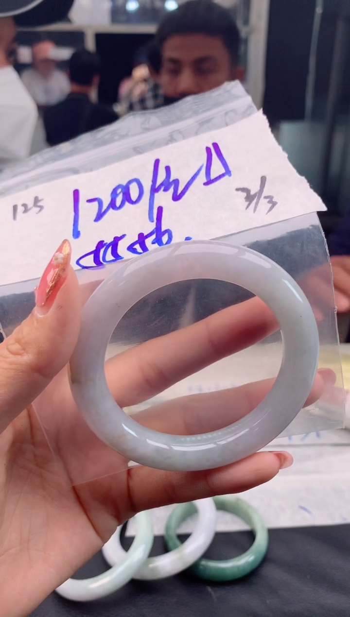 【闪购商品】定制翡翠未镶嵌125毛货需精细抛光手镯多样性拍一发一