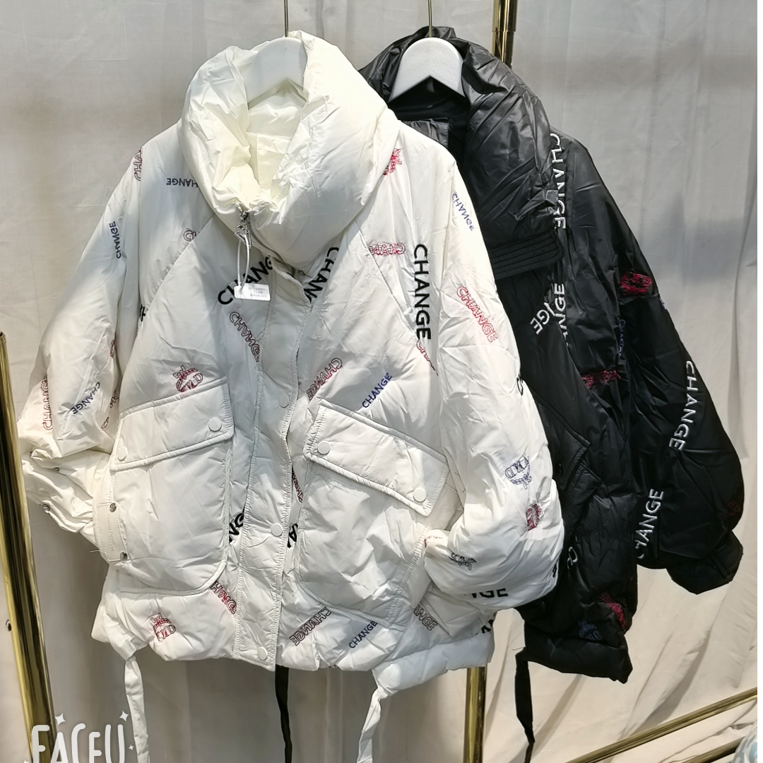 {3}时尚百搭女士羽绒服