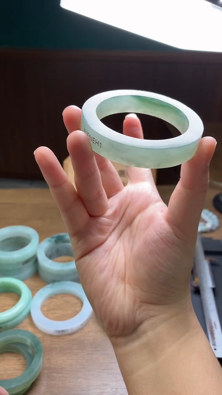 未镶嵌手镯定制翡翠虚*定制