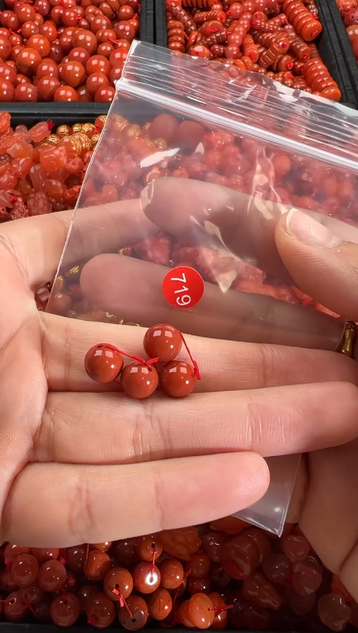 【闪购商品】南红玛瑙颈饰未镶嵌1