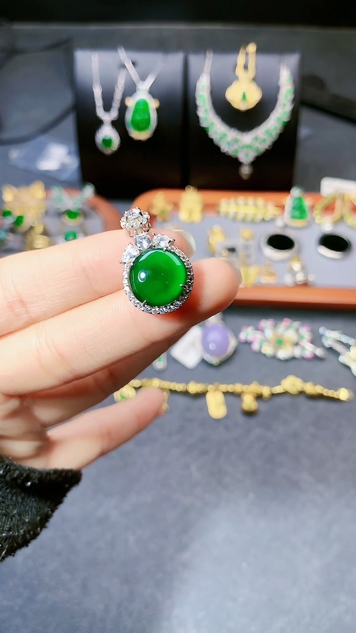 【闪购商品】翡翠吊坠(赠链)银S925镶嵌吊坠