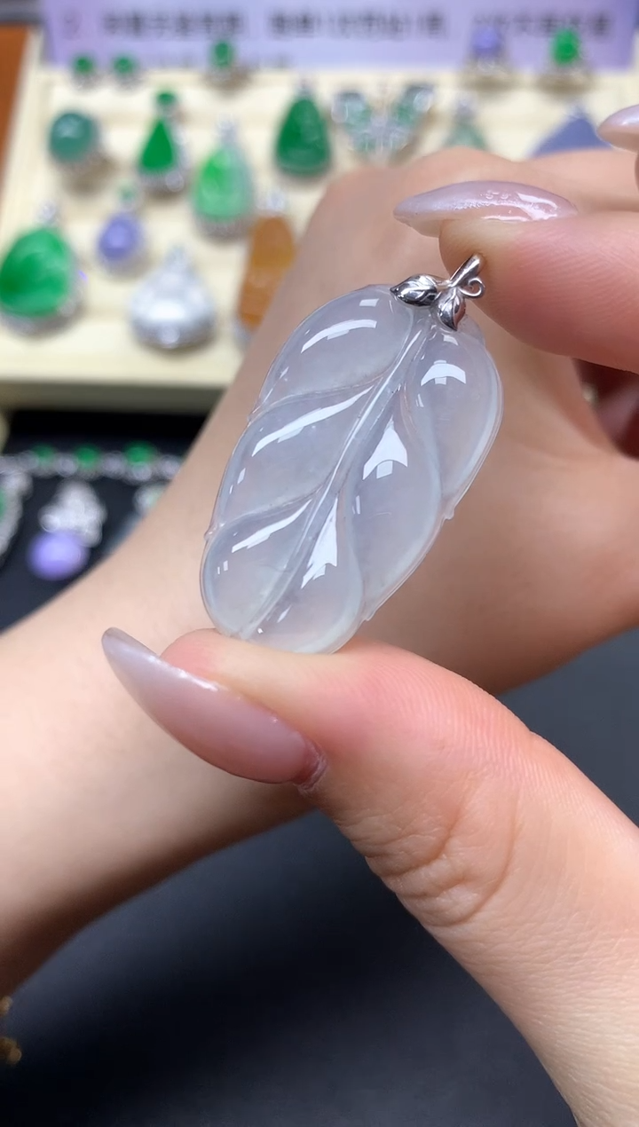 【闪购商品】翡翠吊坠(不含链)18K金镶嵌吊坠|800+80