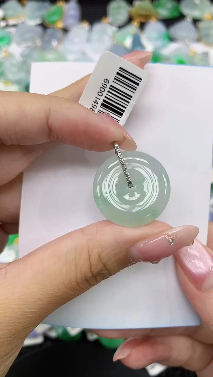 翡翠18K金镶嵌颈饰11111111111