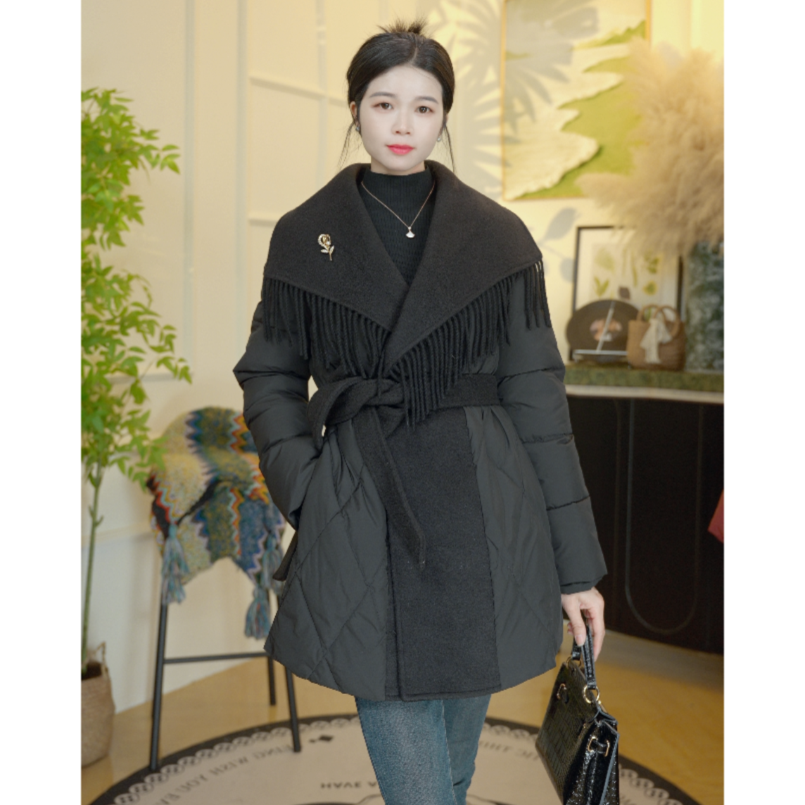 冬季翻领女士冬季纯色保暖气质拼接冬季女士羽绒服时尚蓬松百搭