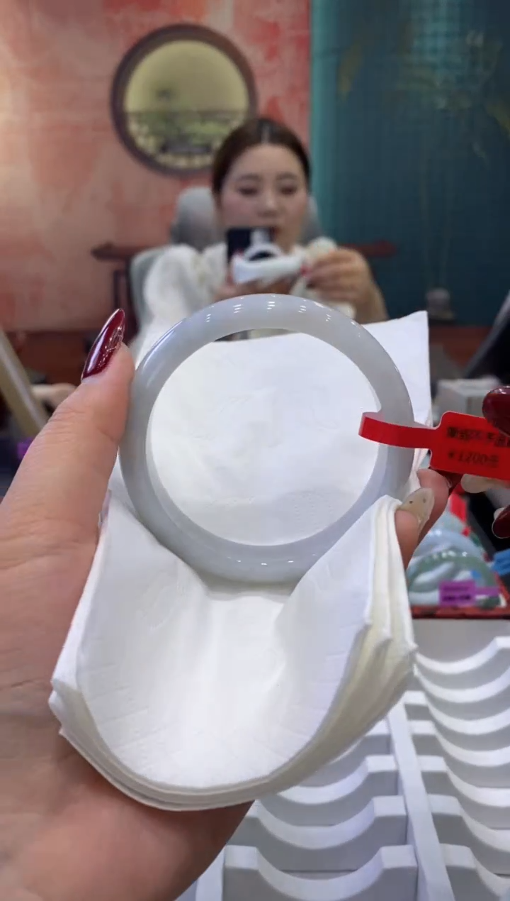 【闪购商品】翡翠手镯未镶嵌多人0010970