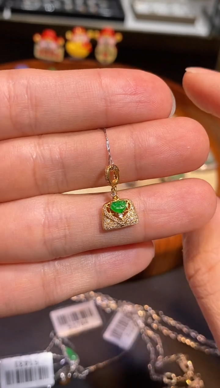 【闪购商品】翡翠颈饰18K金镶嵌吊坠