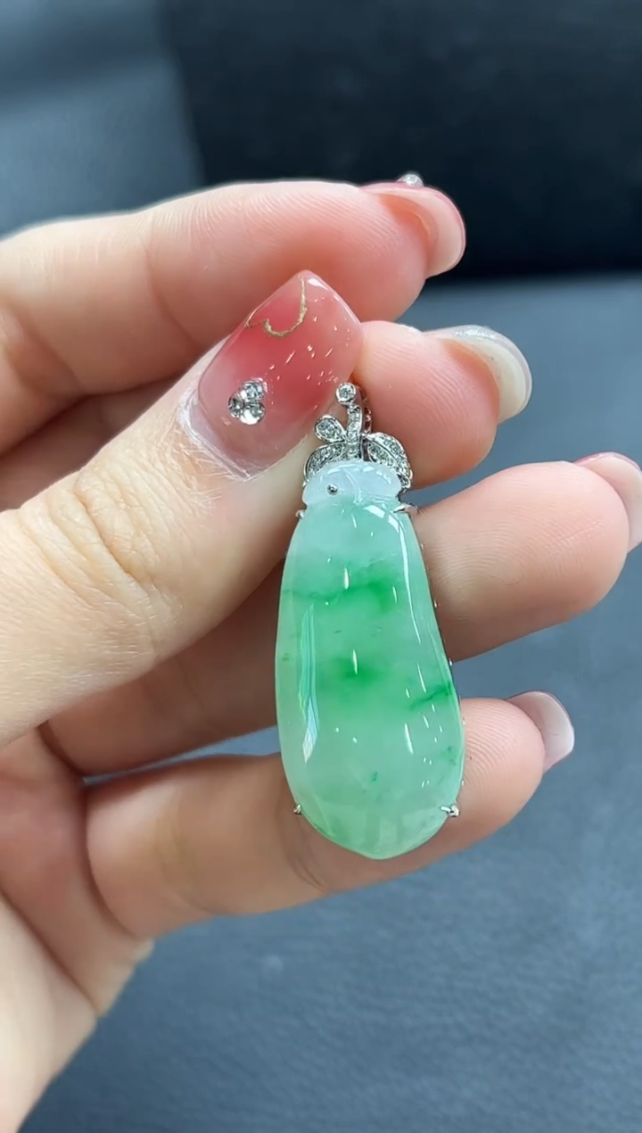 【闪购商品】翡翠颈饰18K金镶嵌福瓜