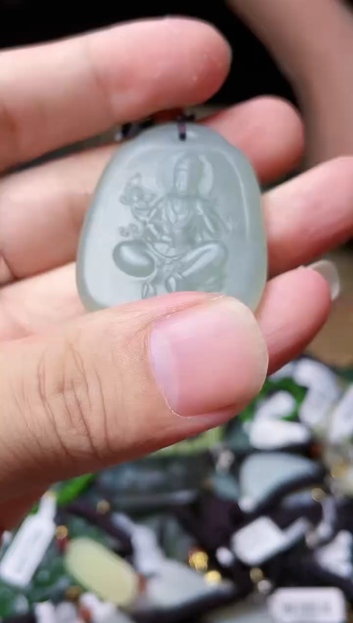 颈饰未镶嵌和田玉1