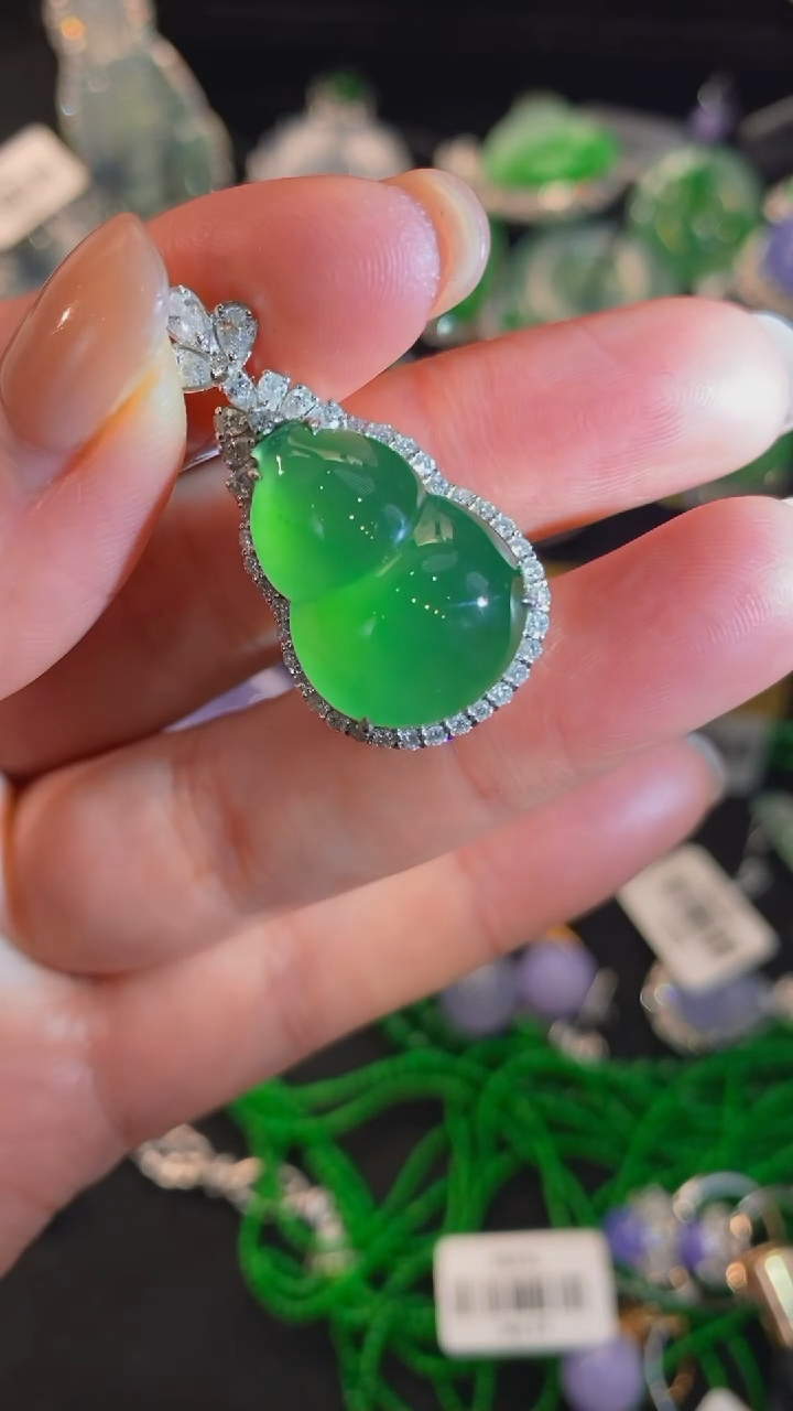 【闪购商品】翡翠颈饰未镶嵌葫芦