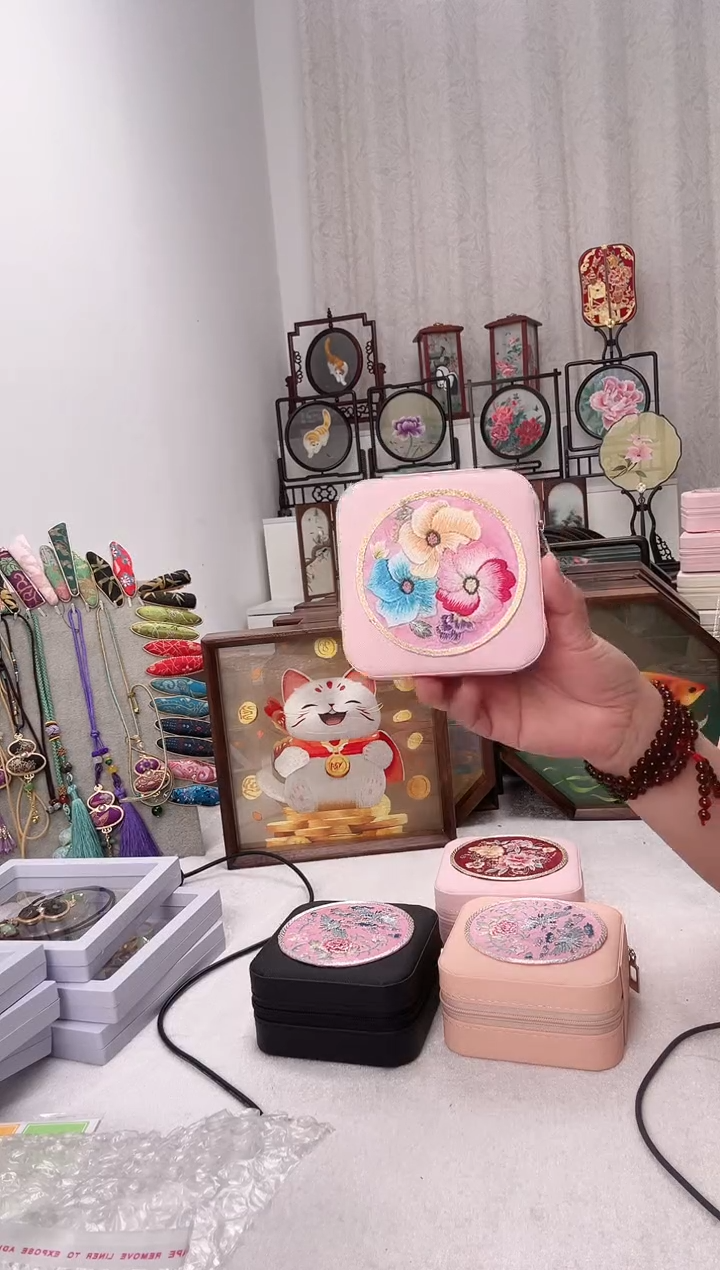 扇子苏绣作品手工首饰盒