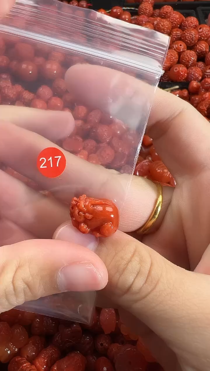 颈饰未镶嵌南红玛瑙1